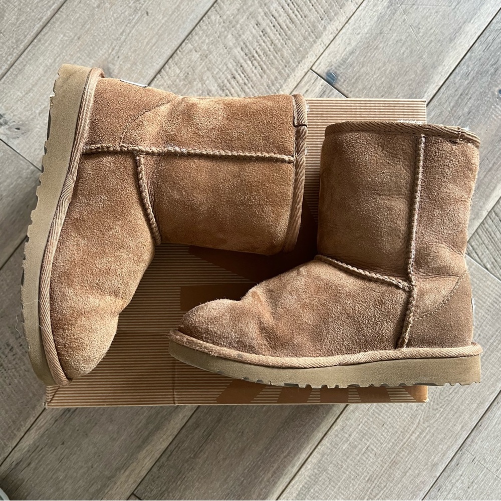 Like New UGG K Classic Boots size 13